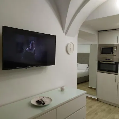 Harriette Apartment *